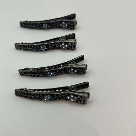 Stylish Hair Clips with Turquoise Floral Design Alligator Clips 8 Assortment - Picture 12 of 13